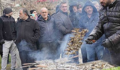 Bursa'daki 2. Hamsi Festivali yoğun ilgi gördü