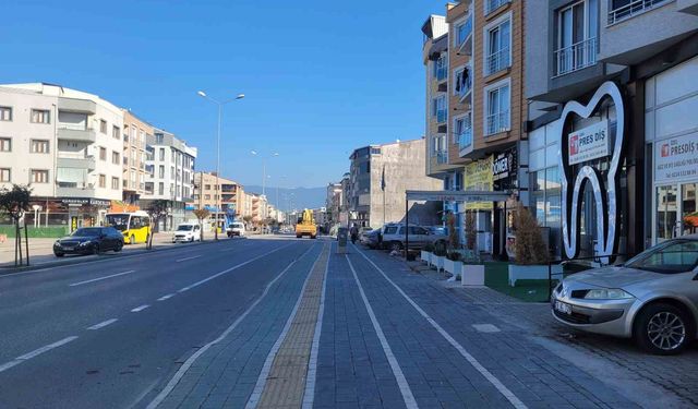 Bursa Büyükşehir'den Şehit Cüneyt Yıldız Caddesi’nde Estetik Müdahale