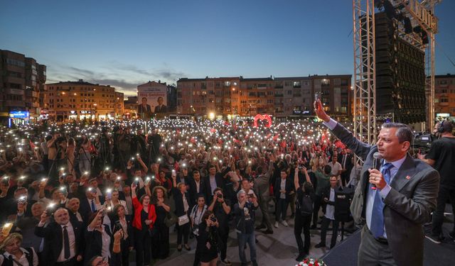 Özgür Özel'ten Tepki: “Yoksulluğu Unutturmaya Kalkıyorsun, Bu Oyuna Gelmeyeceğiz”